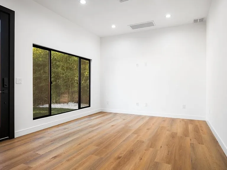 6443 Oakdale Ave — Photo 12