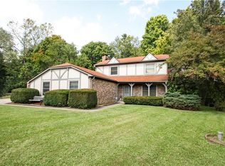 3265 Country Club Ln, Indianapolis, IN 46214