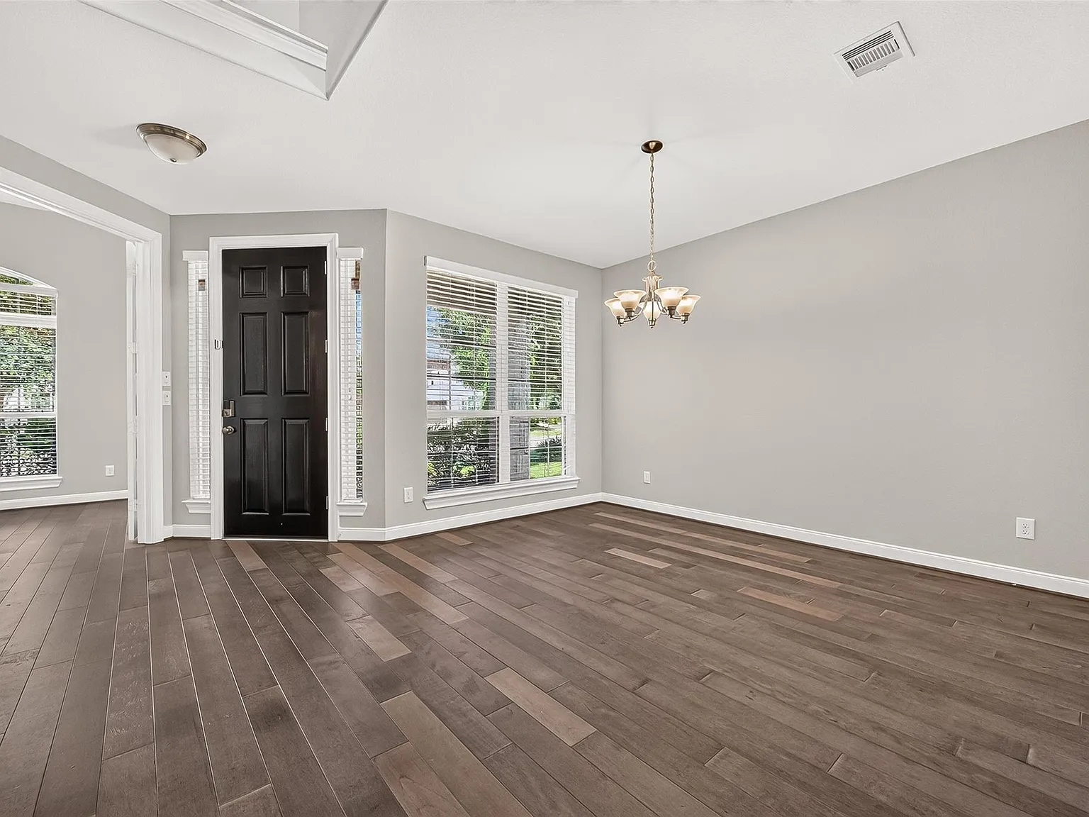 4 bed, 3.5 bath, 3066 sqft, $3,700 — Photo 4