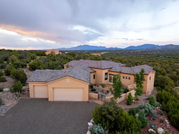 12 Rain Dance Rd, Sandia Park, NM 87047
