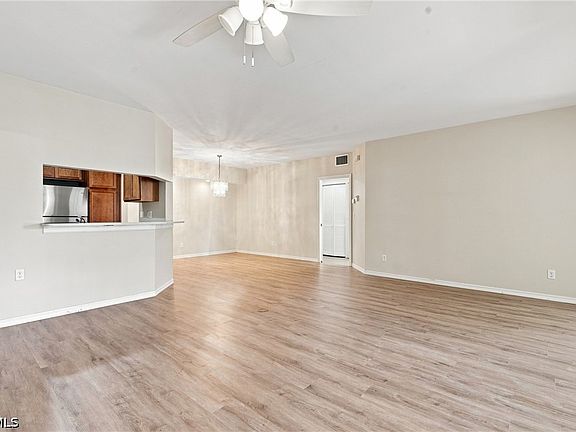 5th image of 100 Siena Way APT 1201