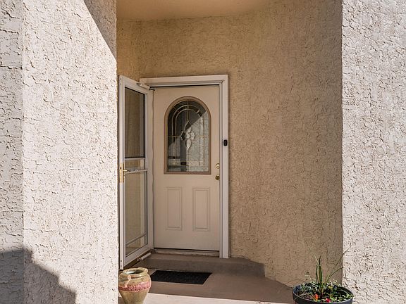 2nd image of 572 Eastlake Dr SE