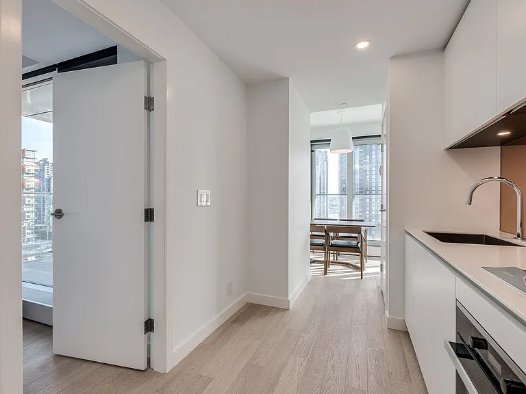 1480 Howe St #1802 — Photo 5