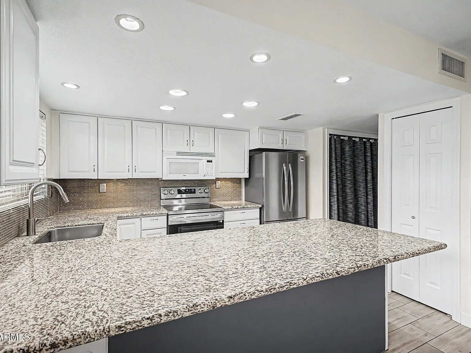 3 bed, 2.5 bath, 1591 sqft, $2,850 — Photo 2