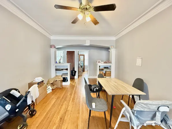 2055 W Touhy Ave APT 1, Chicago, IL 60645