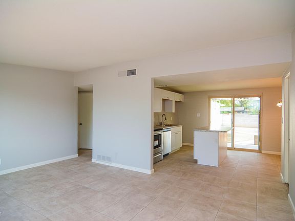 4th image of 1501 W Calle Siglo