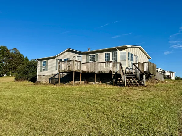 55 Chestnut Meadows Dr, Martinsville, VA 24112