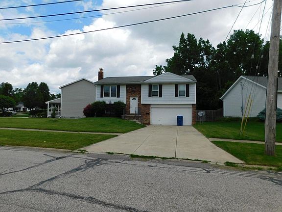 5th image of 114 Emerson Ave