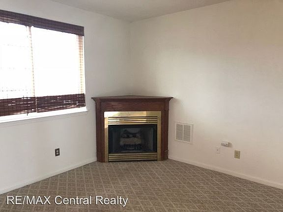 3rd image of 1234 Warwick Dr