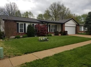 4327 Meadowgreen Trails Dr, Saint Louis, MO 63129