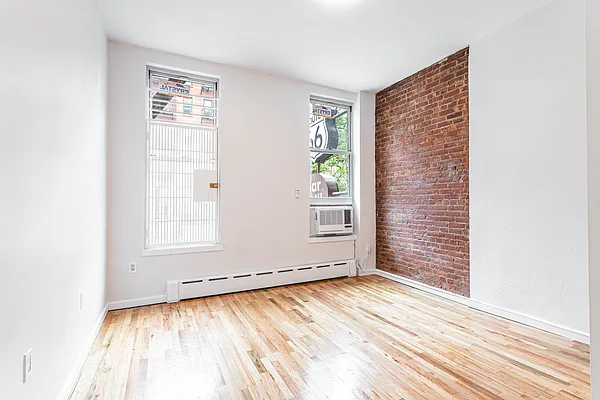 Rented by Cooper & Cooper Real Estate | media 19