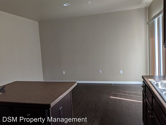 4th image of 6809 Jack London Dr