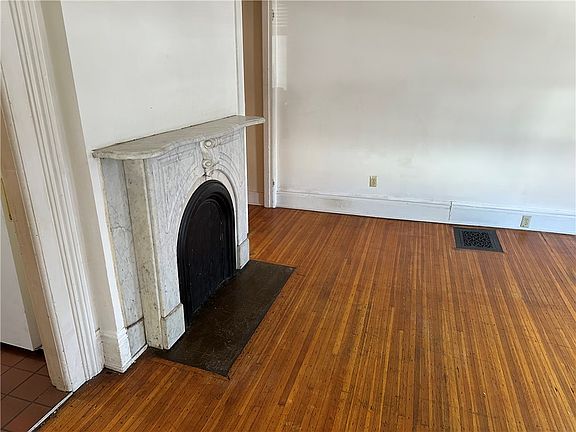 4th image of 525 Averill Ave