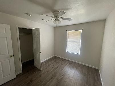 2nd image of 5815 Castle Lk