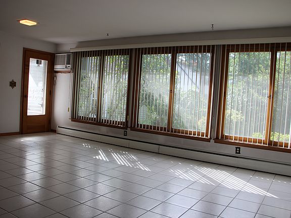 333 Greenfield Avenue