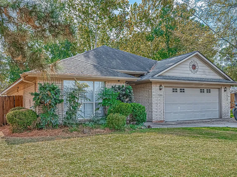 7135 Woodland Oaks — Photo 3