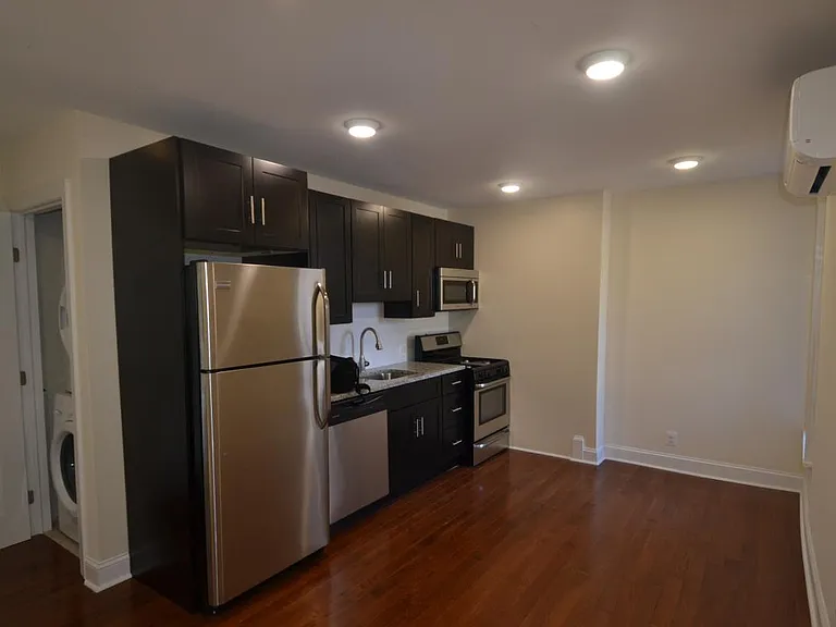 416 S 15th St #3F — Photo 4