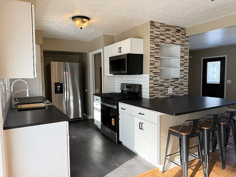 260 Ironwood St SW — Photo 3