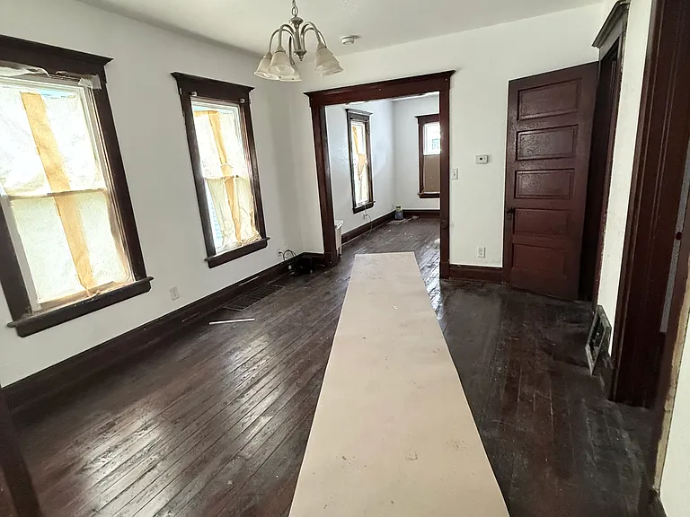 264 Knower St — Photo 5
