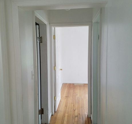 4th image of 21153 La Salle Blvd