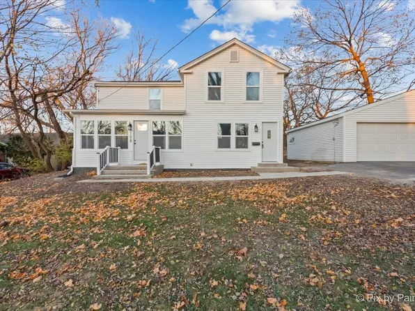108 Jackson St, Algonquin, IL 60102