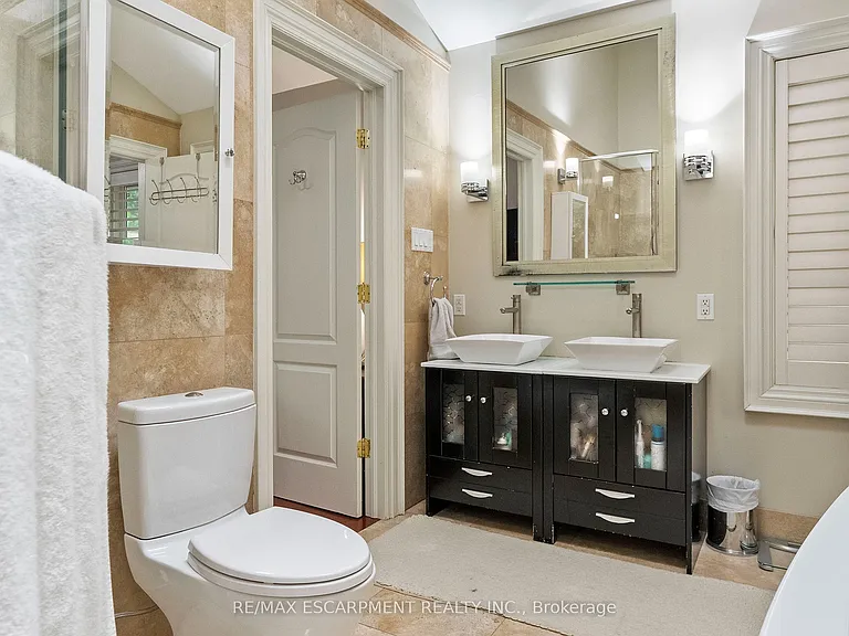 615 Vanessa Cres — Photo 21