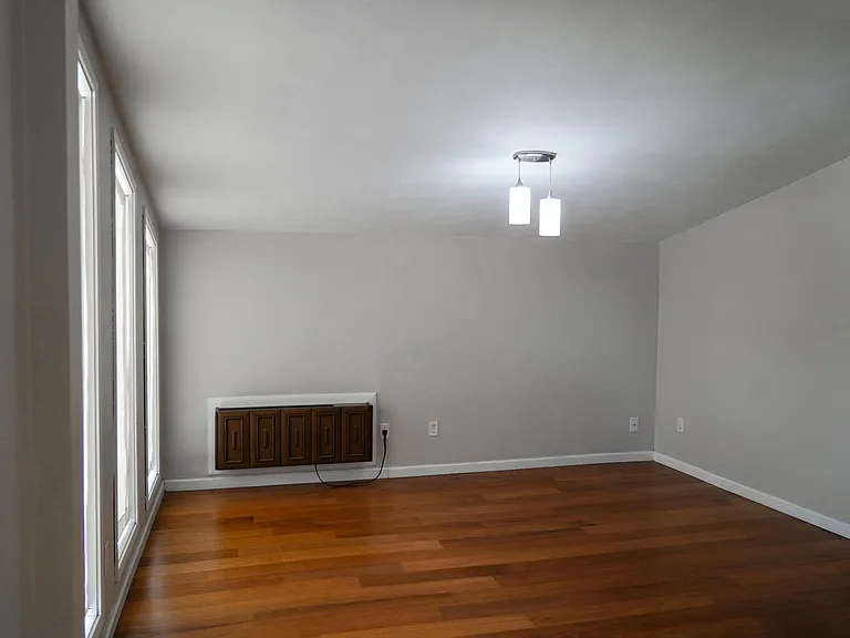 440 Normandy Rd — Photo 4