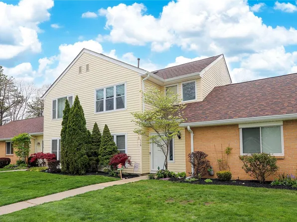 116 Dari Drive #116, Holbrook, NY 11741