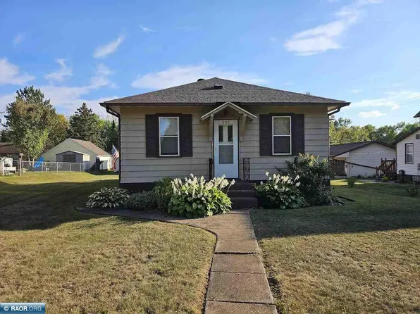 202 Fayal Rd, Eveleth, MN 55734