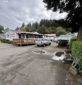 1110 N 8th St, Lakeside, OR, 97449