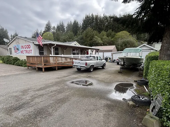 1110 N 8th St, Lakeside, OR 97449