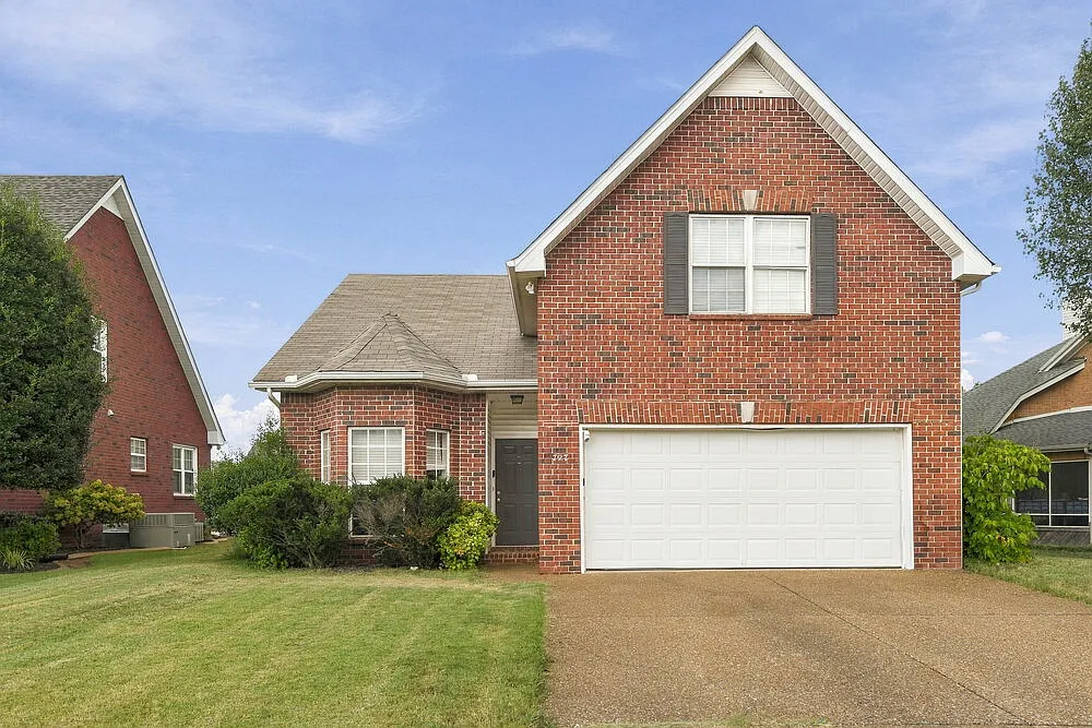 3 bed, 2.5 bath, 2157 sqft, $2,475 — Photo 1