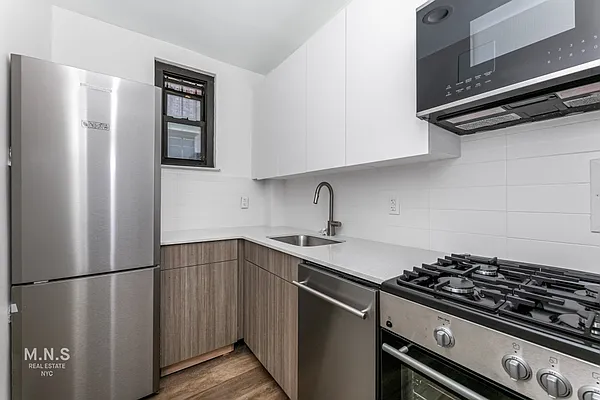 Rented by MNS | media 5