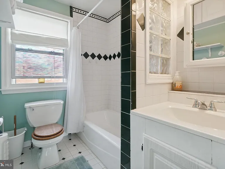 705 Eastshire Dr — Photo 21