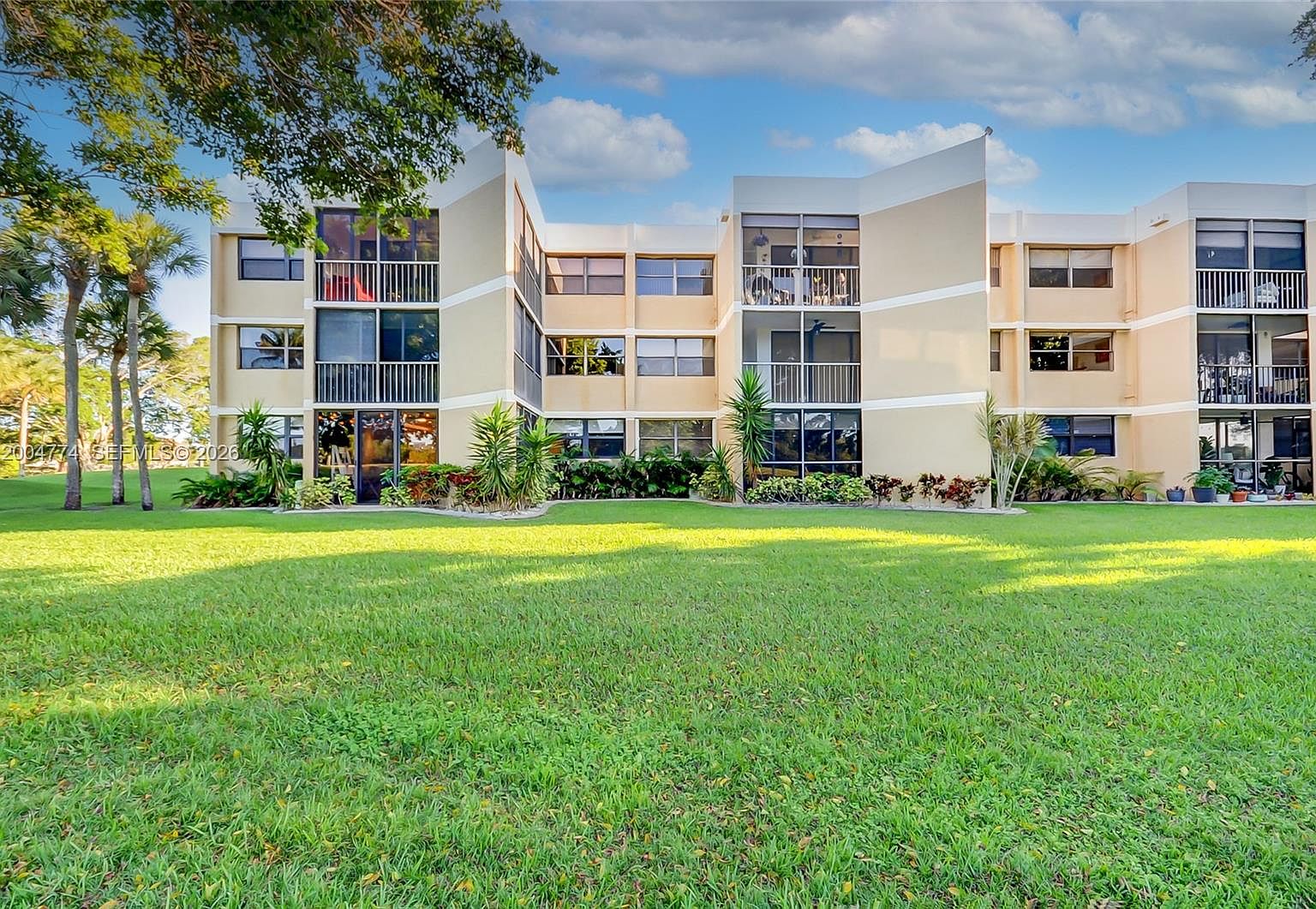 16175 Golf Club Rd APT 113