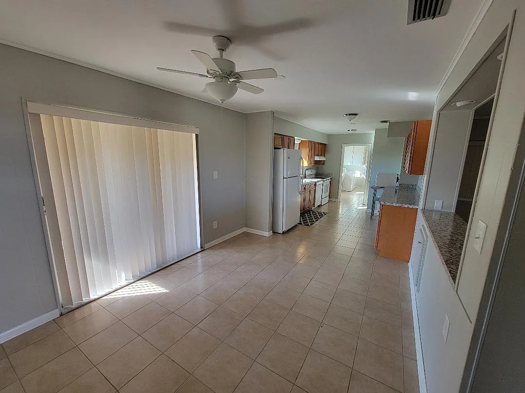 3 bed, 1600 sqft, $2,200 — Photo 3