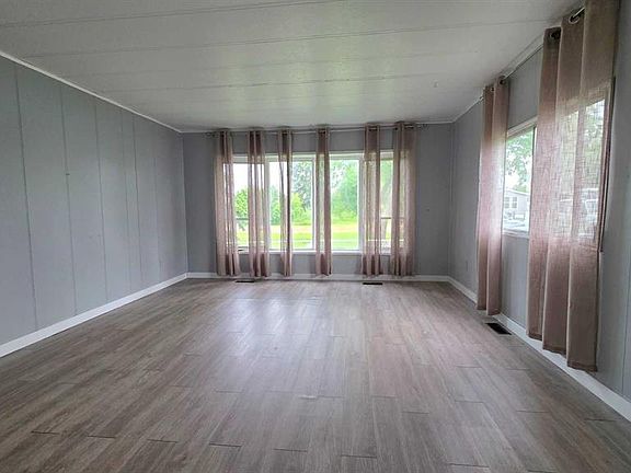 4th image of 5249 W 51st St