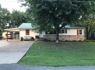 405 Fairlane Dr, Greenfield, TN 38230