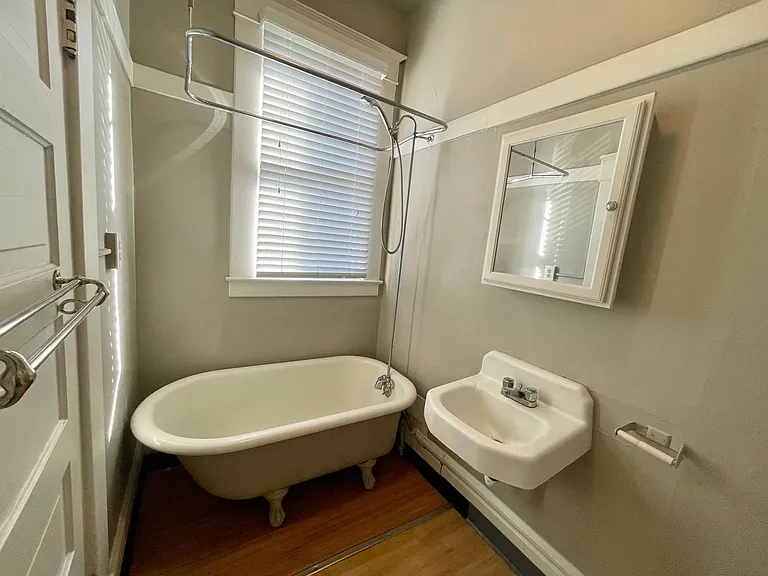 106 S Cedar St — Photo 47