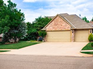 3508 Huntsman Rd, Edmond, OK 73003