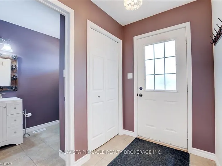 96 Reid Ct — Photo 4