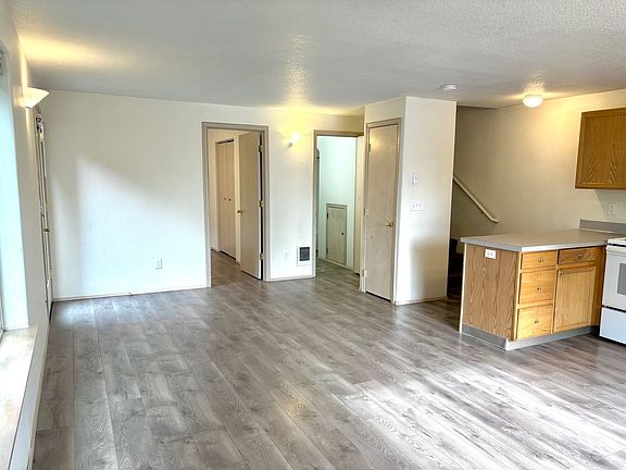 3rd image of 6935-6937 N Maryland Ave