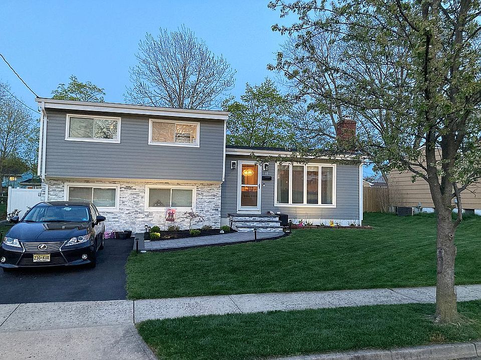 2nd image of 12 Margaret St