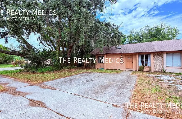 12209 Coral Reef Dr — Photo 1