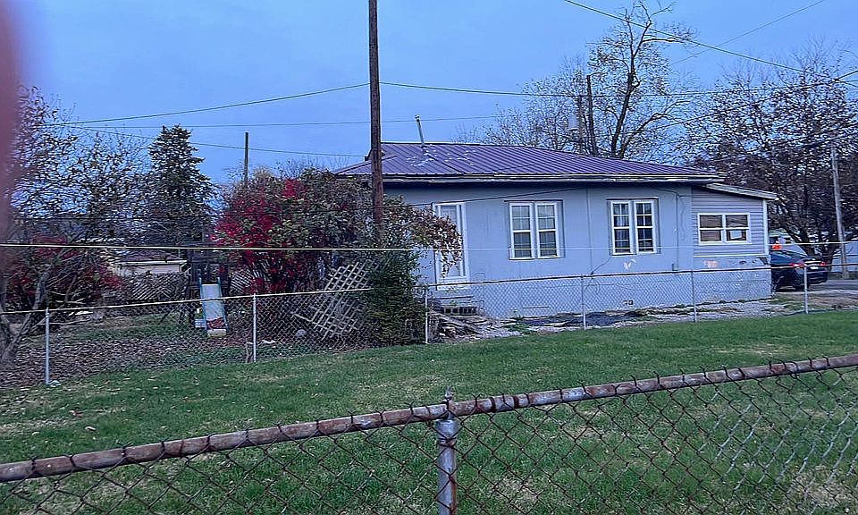 2nd image of 1329 Monroe Ave #29R