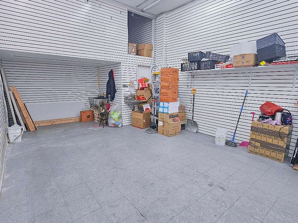 2nd image of 4214 Main St