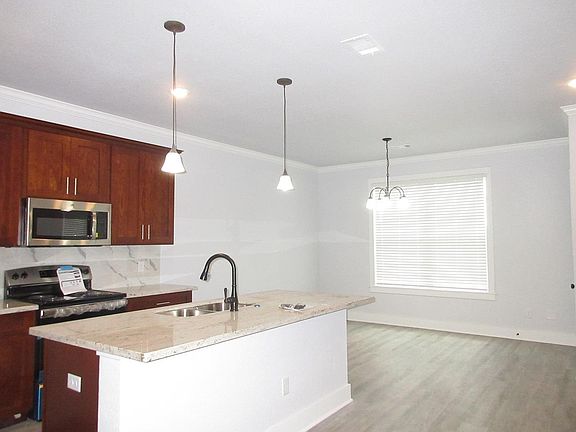 4th image of 2107 Jax Dr