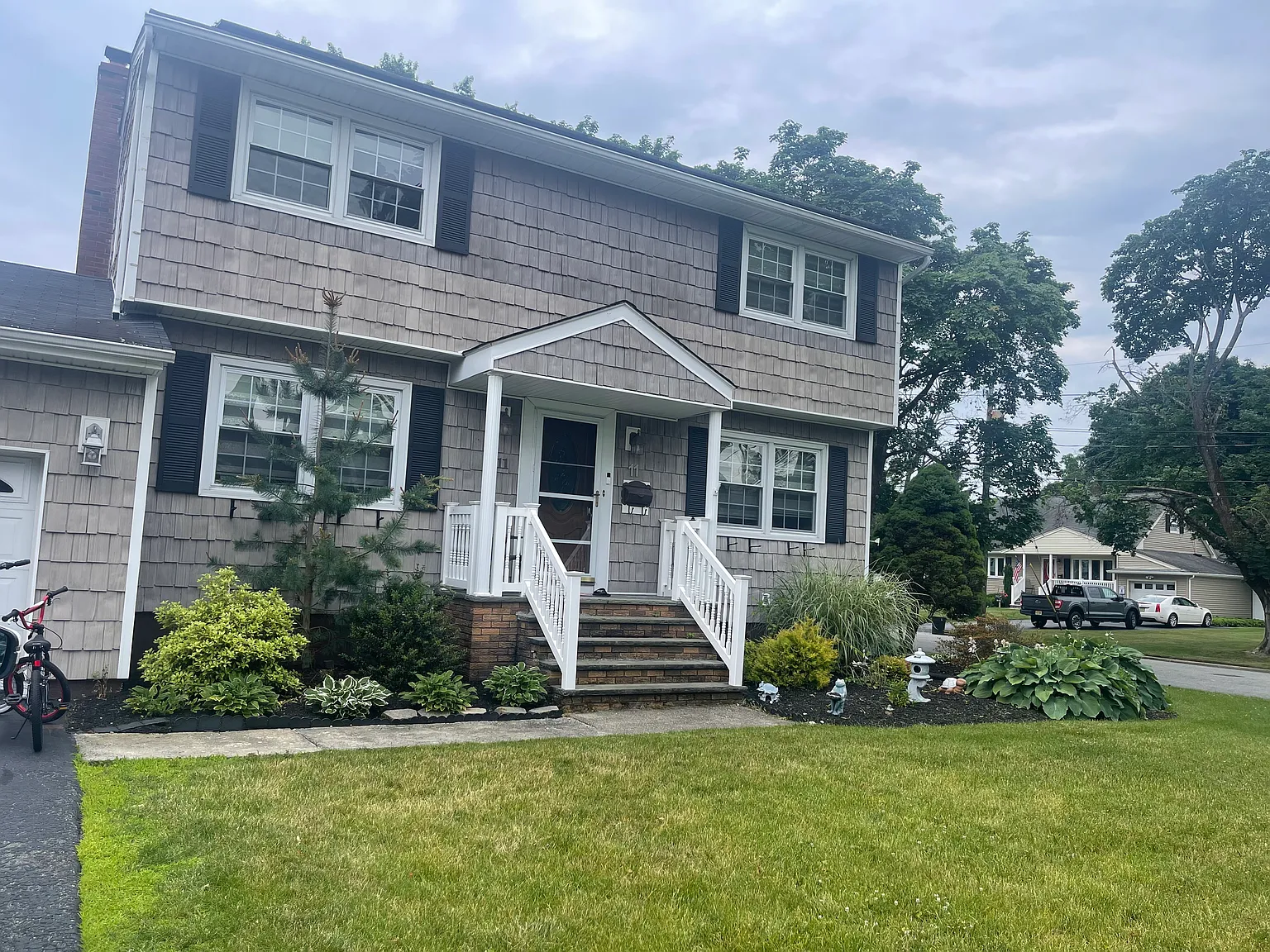 4 bed, $5,800 — Photo 1