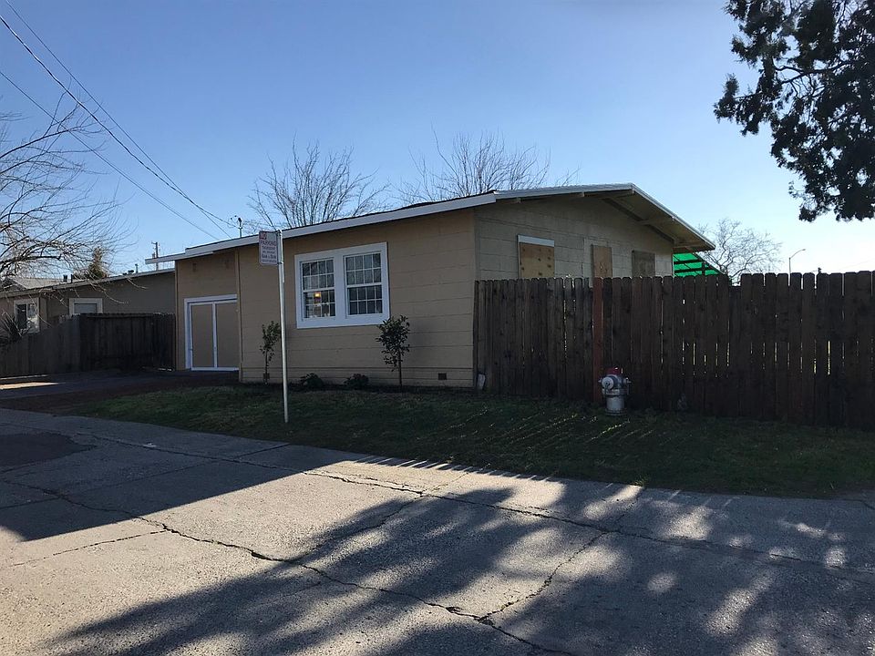 1st image of 108 Goss Ct