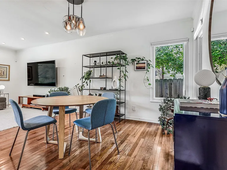 1618 Waterston Ave — Photo 11